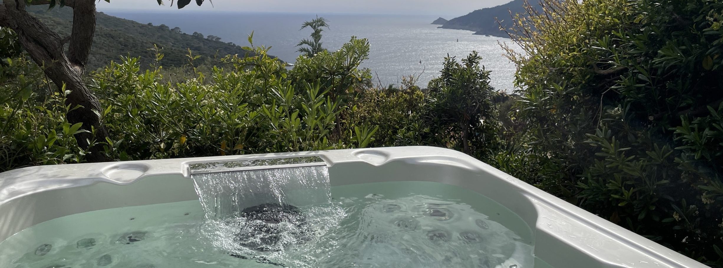 Villa naturiste avec jacuzzi sur l’Île du Levant – vue mer